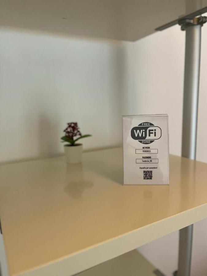 Teodorico Room & Apartment Верона Экстерьер фото