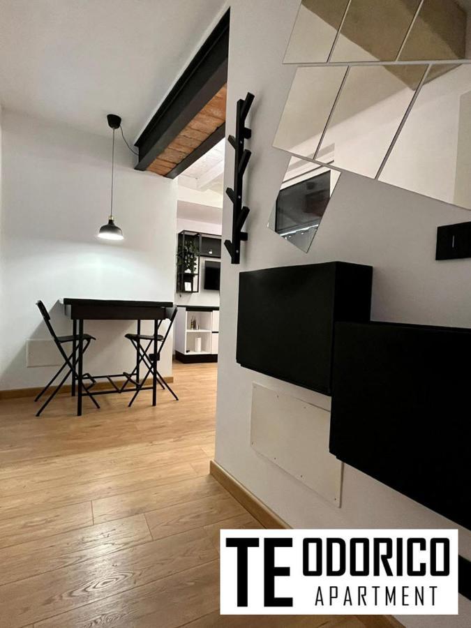 Teodorico Room & Apartment Верона Экстерьер фото