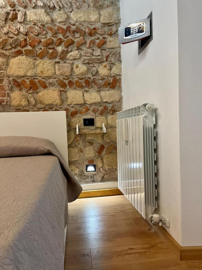 Teodorico Room & Apartment Верона Экстерьер фото