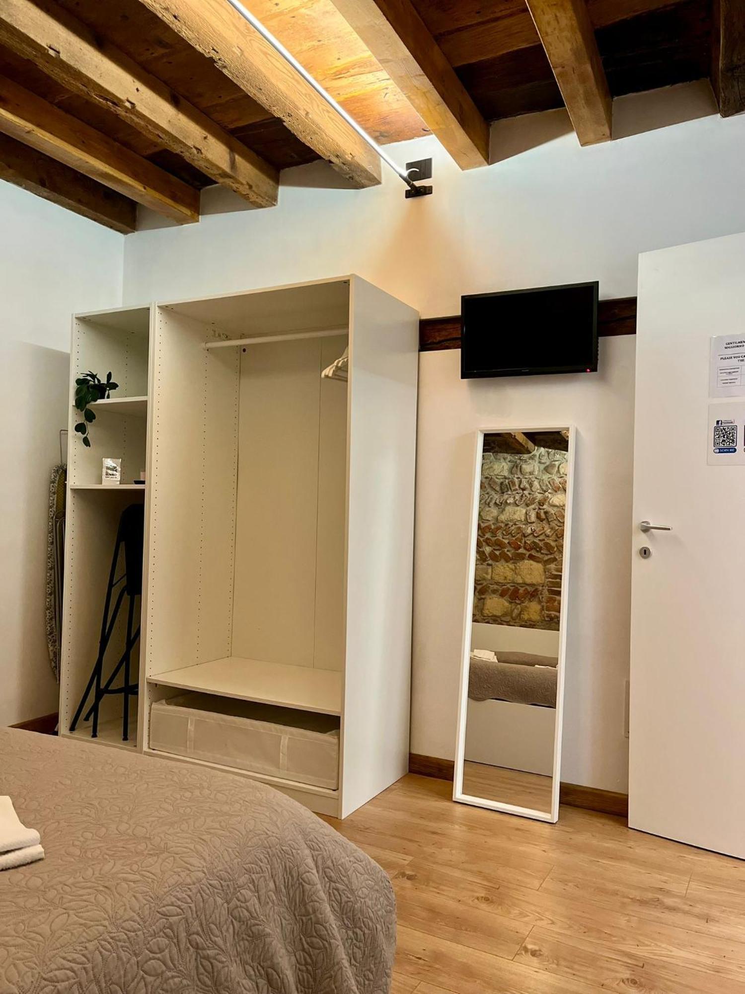 Teodorico Room & Apartment Верона Экстерьер фото