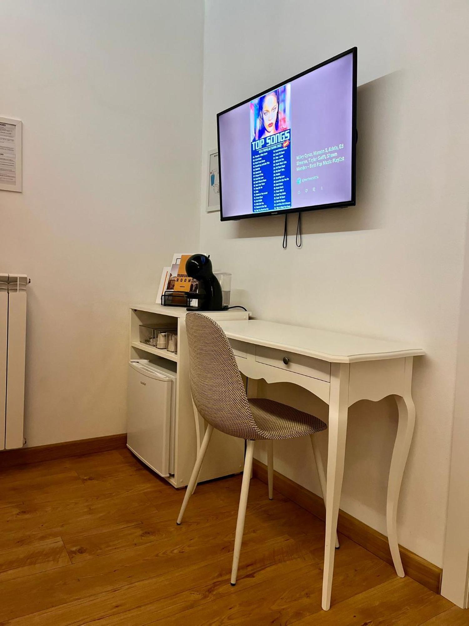 Teodorico Room & Apartment Верона Экстерьер фото